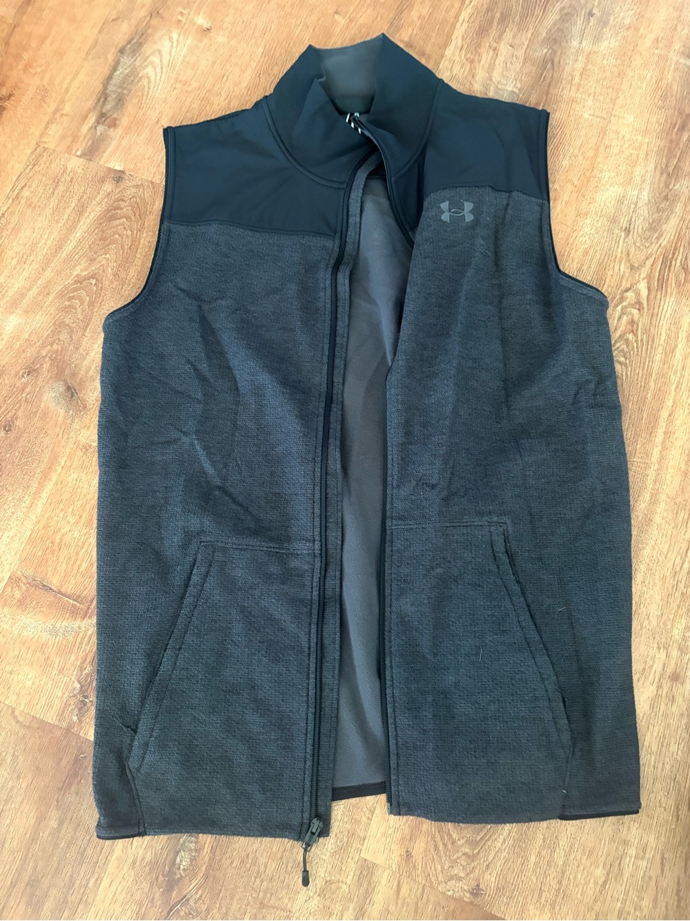 Under Armour Men's Black Heather Full-Zip Softshell Vest